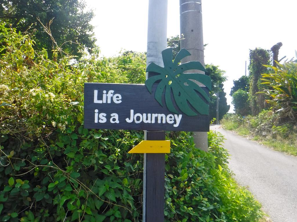 Life Is A Journey Yomitan Exterior foto
